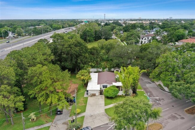 Building Photo - 3304 W El Prado Blvd