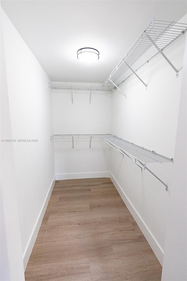 Building Photo - 2100 SW 6th St