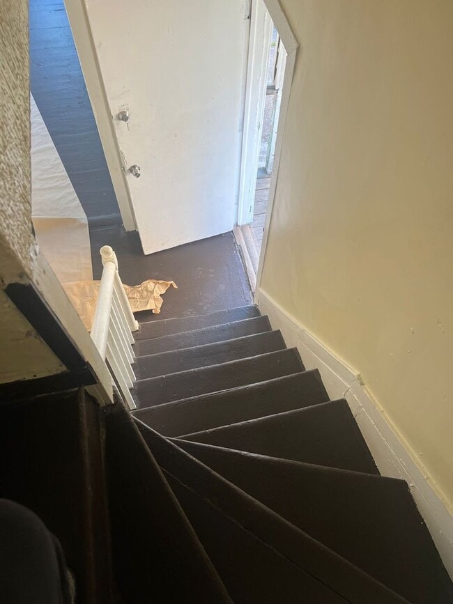 Building Photo - 3 bedroom house