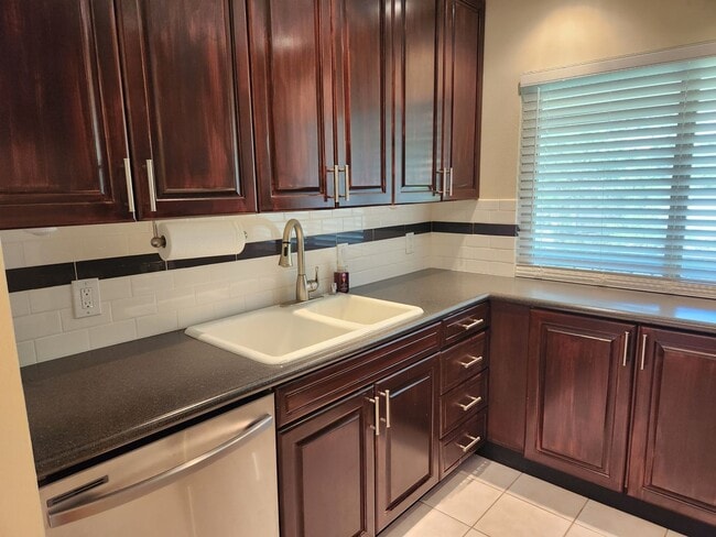 Building Photo - Beautiful 2 Bd 2 Bath Condo in Murray