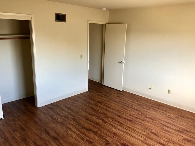 Building Photo - 810 Spencer Street, Unit 1
