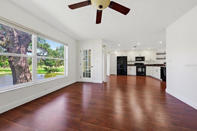 Building Photo - 2152 Gulf View Blvd