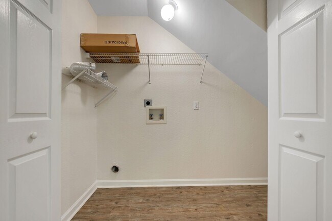 Building Photo - 4116 Silkbay Ct