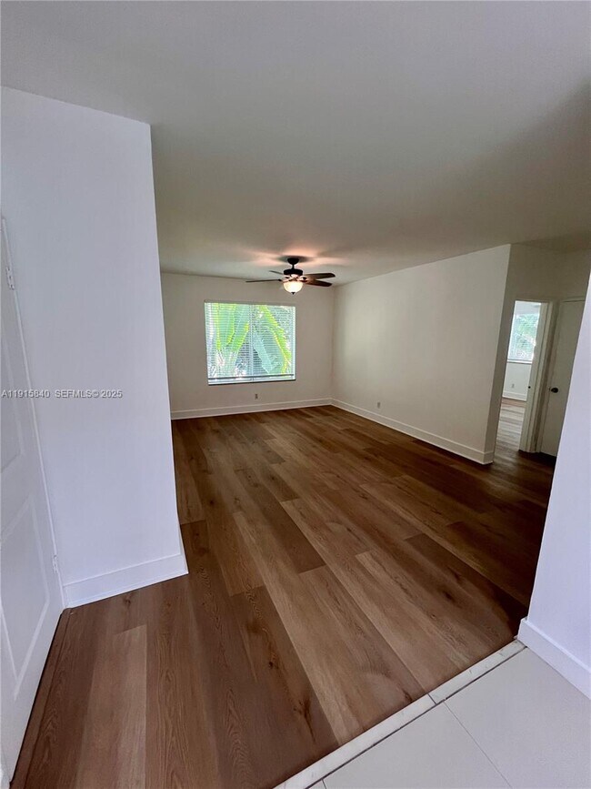 Building Photo - 1198 Marseille Dr