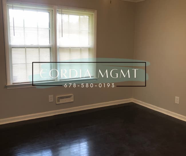 Building Photo - Beautiful Brick Home with Space! - Mableto...