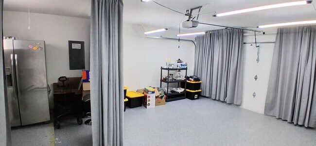 Building Photo - 6811 Fleetwood Crescent Wy