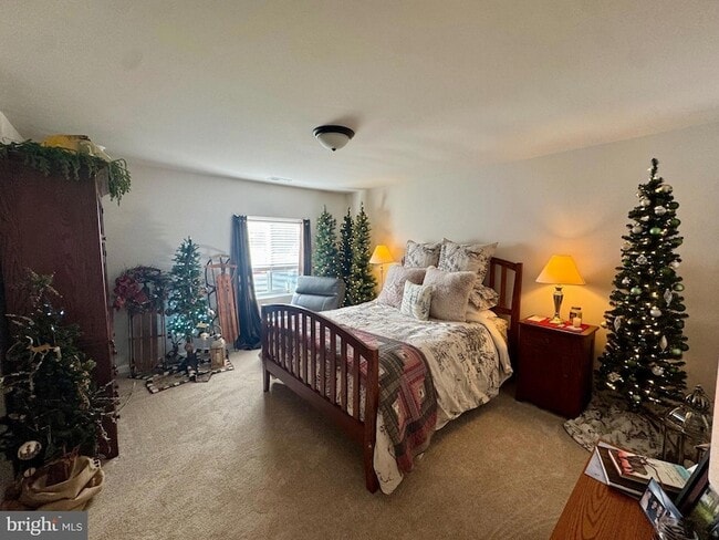 Building Photo - 100 Batik Wy