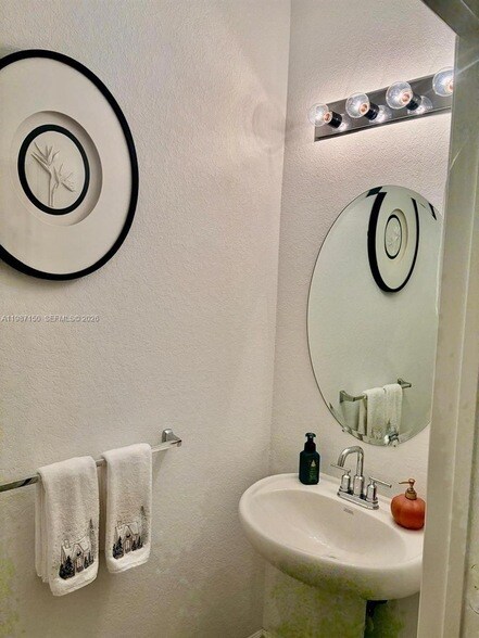 Building Photo - 4002 NW 11 Dr