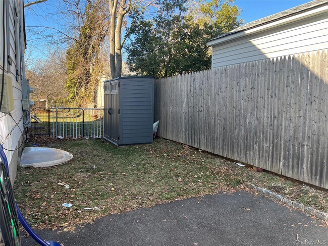 Building Photo - 11 Pulaski Pl