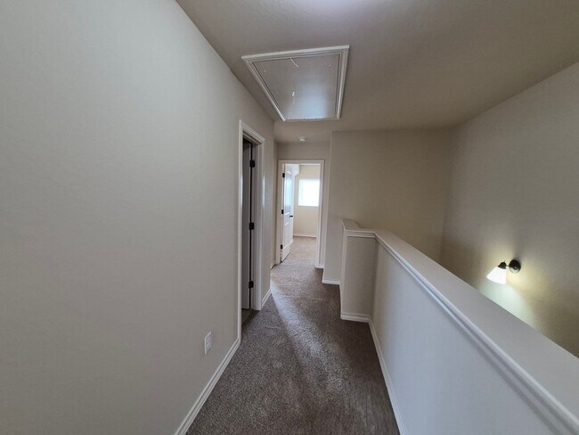 Building Photo - 6619 Arancione Ave
