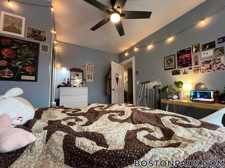 Building Photo - 24 Farrington Ave