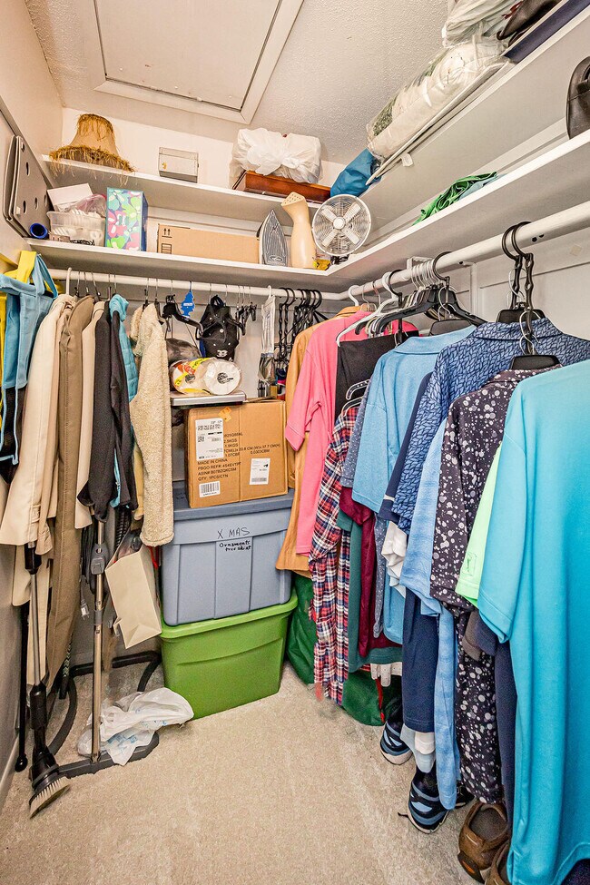 Building Photo - 270 High Point Ct