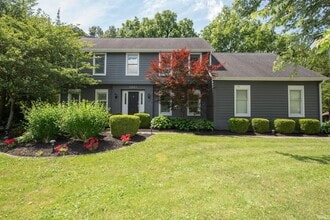 Building Photo - 3801 W Capilano Dr