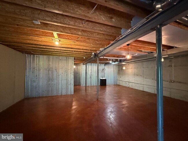 Building Photo - 59 Old Barn Dr