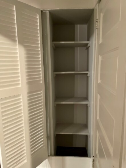 Building Photo - 3819 Woodlea Ave