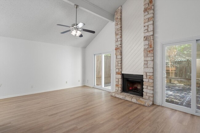 Building Photo - 3610 Fleetwood Dr