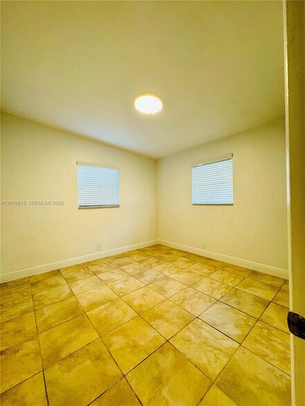 Building Photo - 3370 Frow Ave