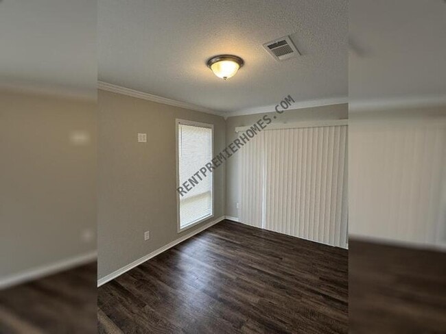 Building Photo - 2111 Pattywood Dr