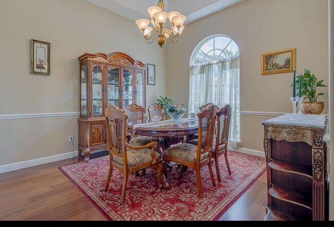 Building Photo - 2500 Azzurra Ln