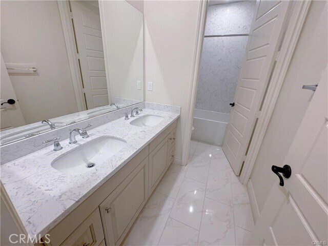 Building Photo - 224 Geyser