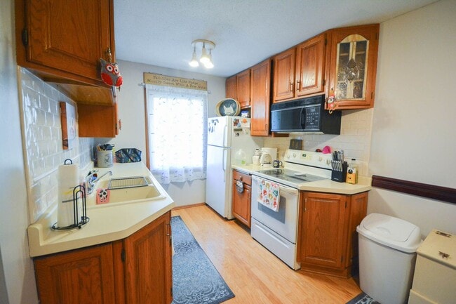 Building Photo - Enjoy the amazing Valhalla amenities witho...