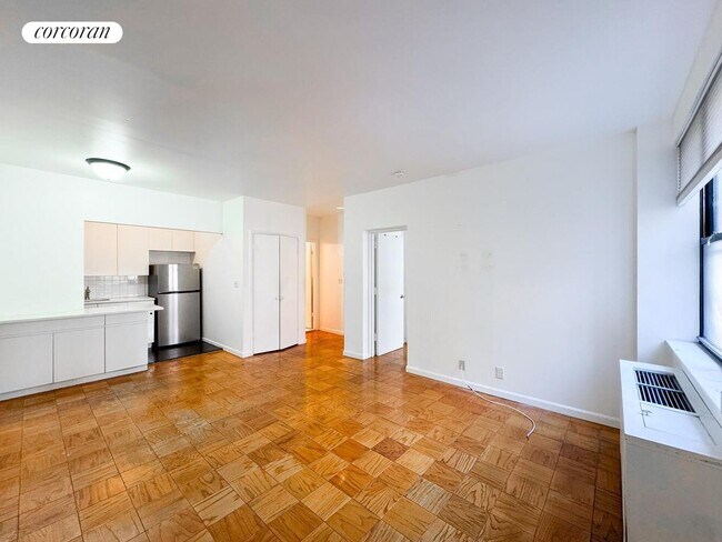 Primary Photo - 67 E 3rd St