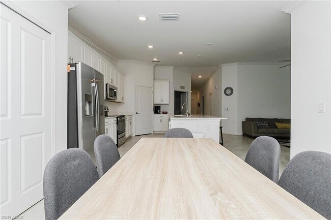 Building Photo - 6082 National Blvd