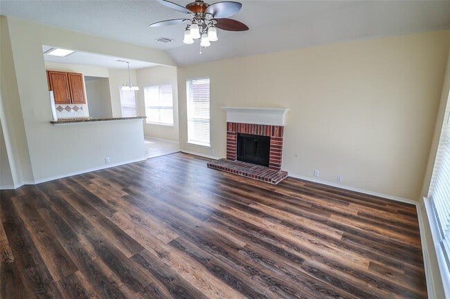 Building Photo - 18611 Woodbreeze Dr