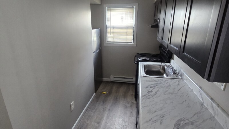 Building Photo - 405 Littleton Ave