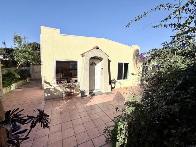 Building Photo - 230 W H St