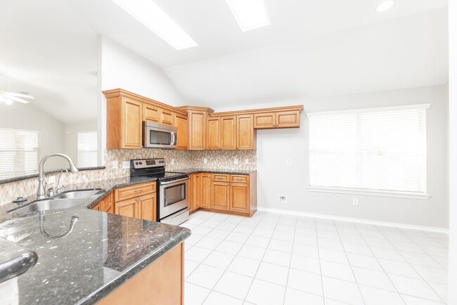 Building Photo - 24502 Drakefield Ct