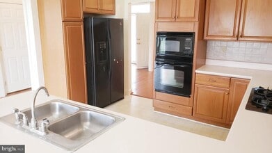 Building Photo - 14 Hayworth Cir