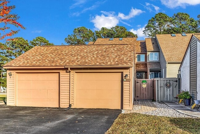Building Photo - 4000 Fairway Lakes Dr