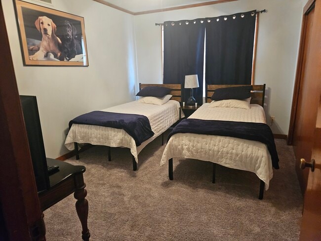 Building Photo - 1857 E Holmes Rd