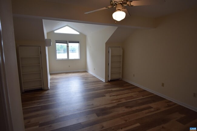 Building Photo - B3 Marina Point