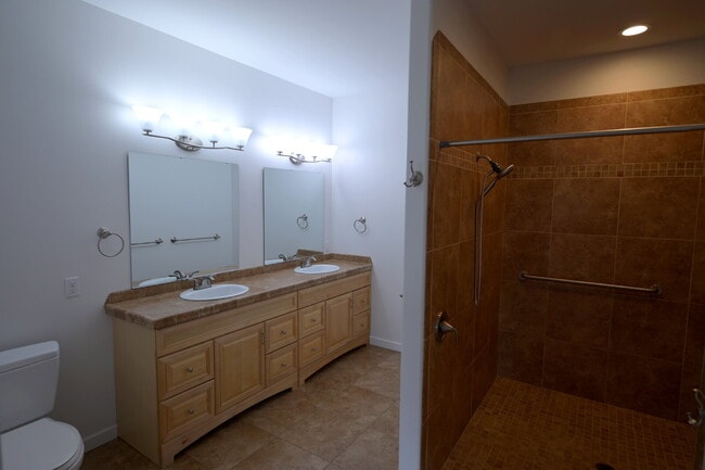 Building Photo - Modern & comfortable home in a country setting on 1 acre in Sequim