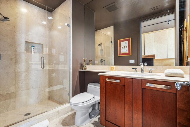 Building Photo - 715 Bayshore Dr