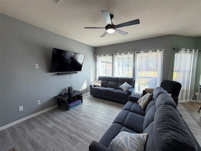 Building Photo - 15218 Loys Coves Ct