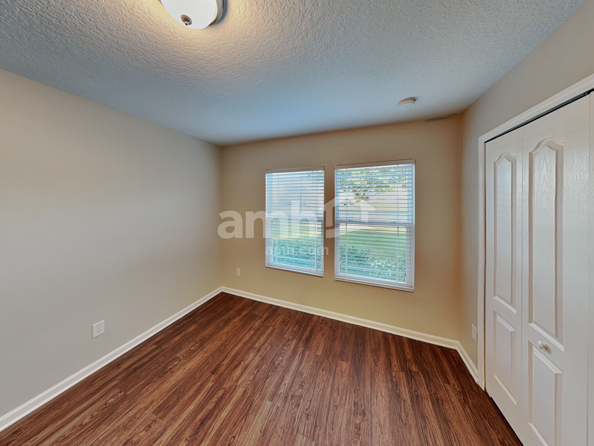 Building Photo - 216 W Jayce Wy