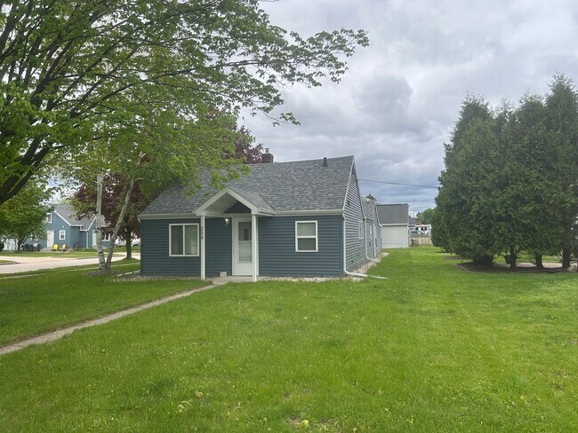 Primary Photo - 220 W 2nd St