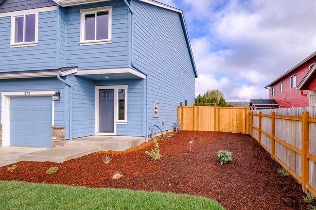 Building Photo - 270-272 Gwinn Street E