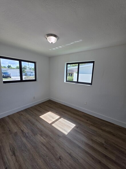 Building Photo - 9020 SW 198th Ter