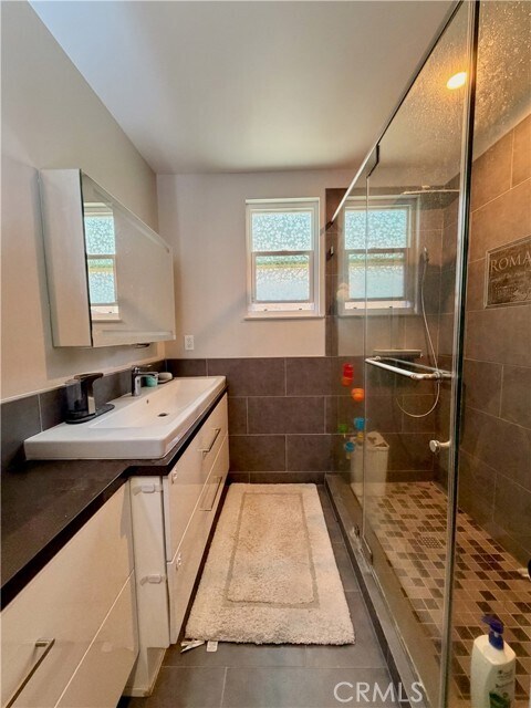 Building Photo - 9331 Alderbury St