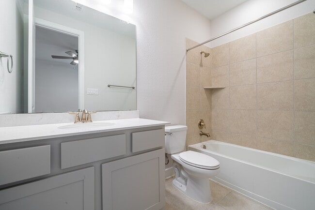 Building Photo - 4706 Llano Lp