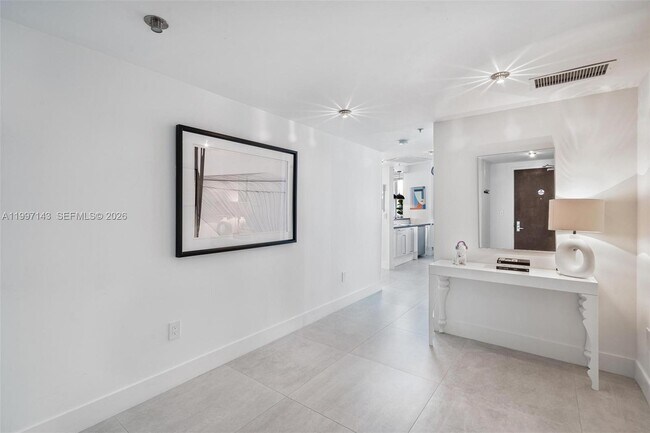 Building Photo - 226 Ocean Dr