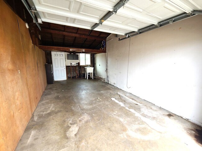 Building Photo - 424-26 Delaware st