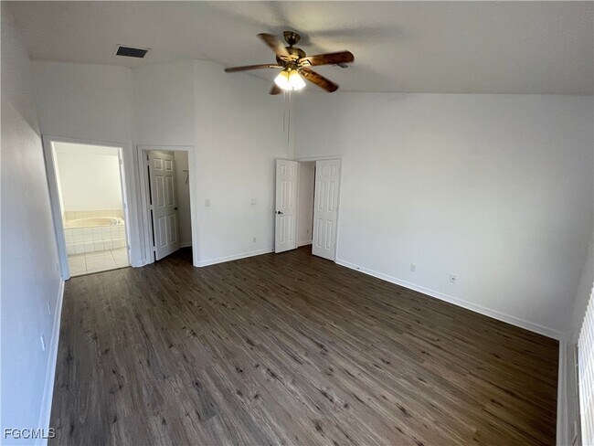 Building Photo - 1611 Hines Ave