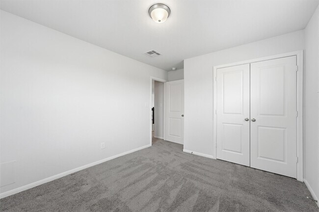 Building Photo - 2526 Bayrose Dr