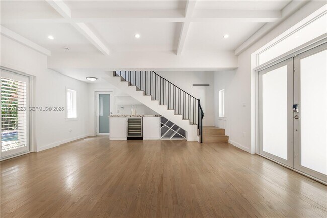 Building Photo - 100 Sarto Ave