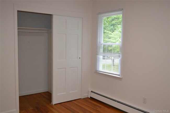 Building Photo - 31 Pond View Dr